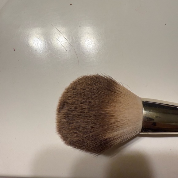 NEW‼️BK BEAUTY- 102 LARGE POWDER - Picture 2 of 2